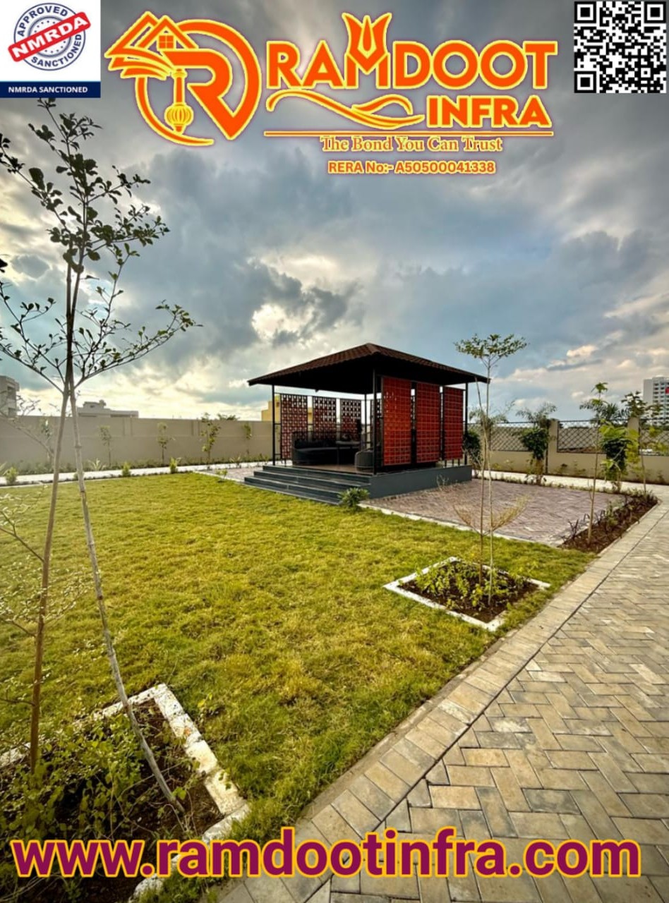 Residential land in Besa Nagpur showing 9-15 meter wide internal roads and street lighting